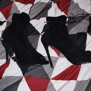 Liliana heels open toe booties